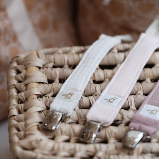 Attache tétine tissu blanc – Image 2