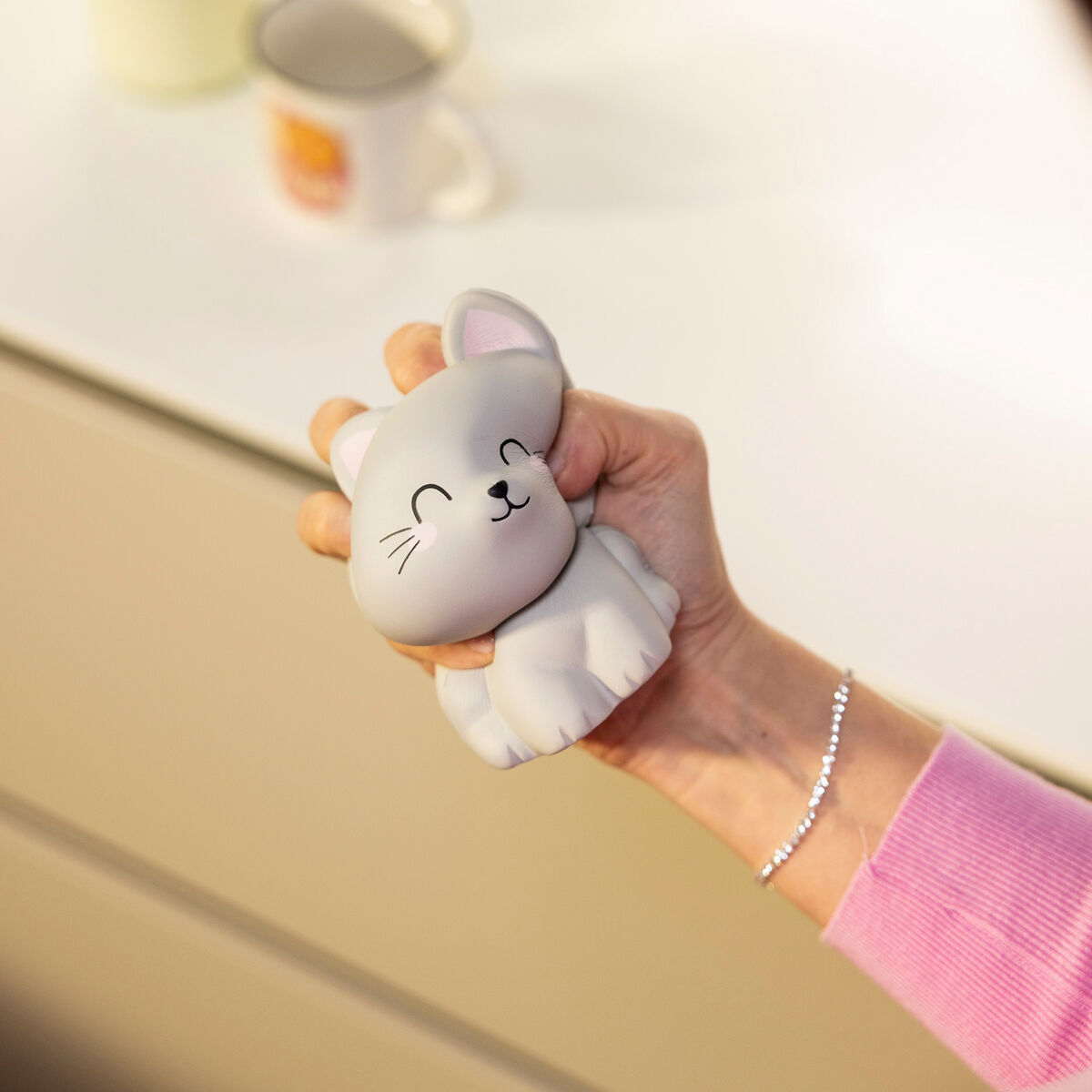 Legami – Jouet Anti-stress – Kitty – Senteur Fraise – Image 4